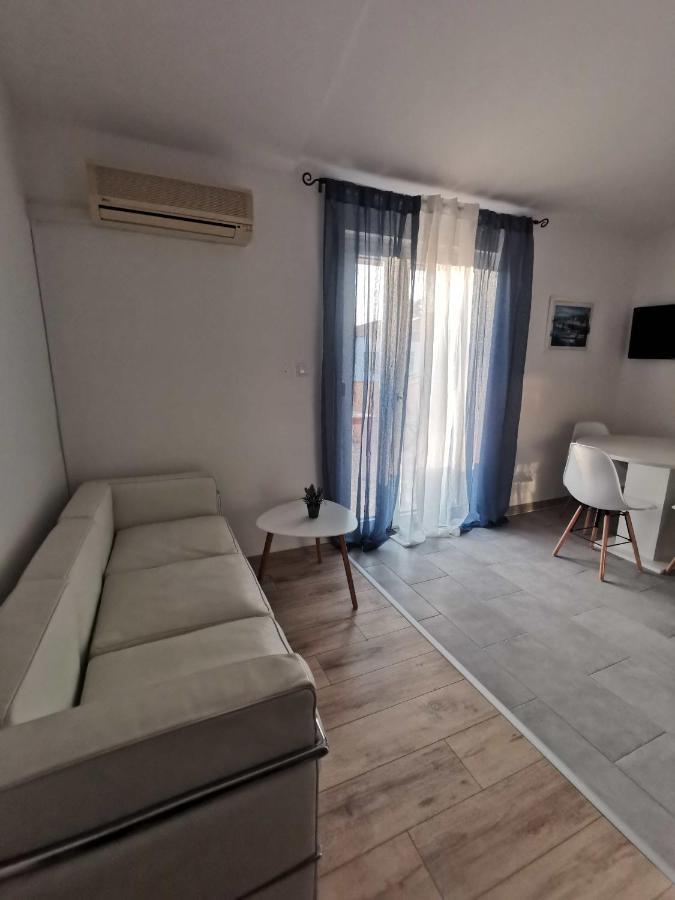 Apartmani Viktorija Fazana Bagian luar foto