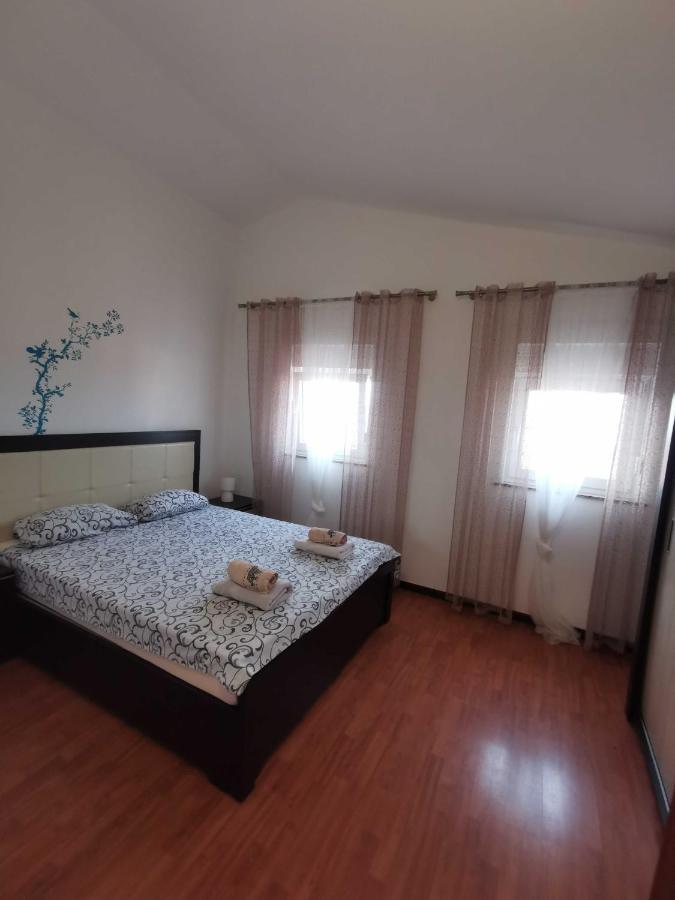 Apartmani Viktorija Fazana Bagian luar foto