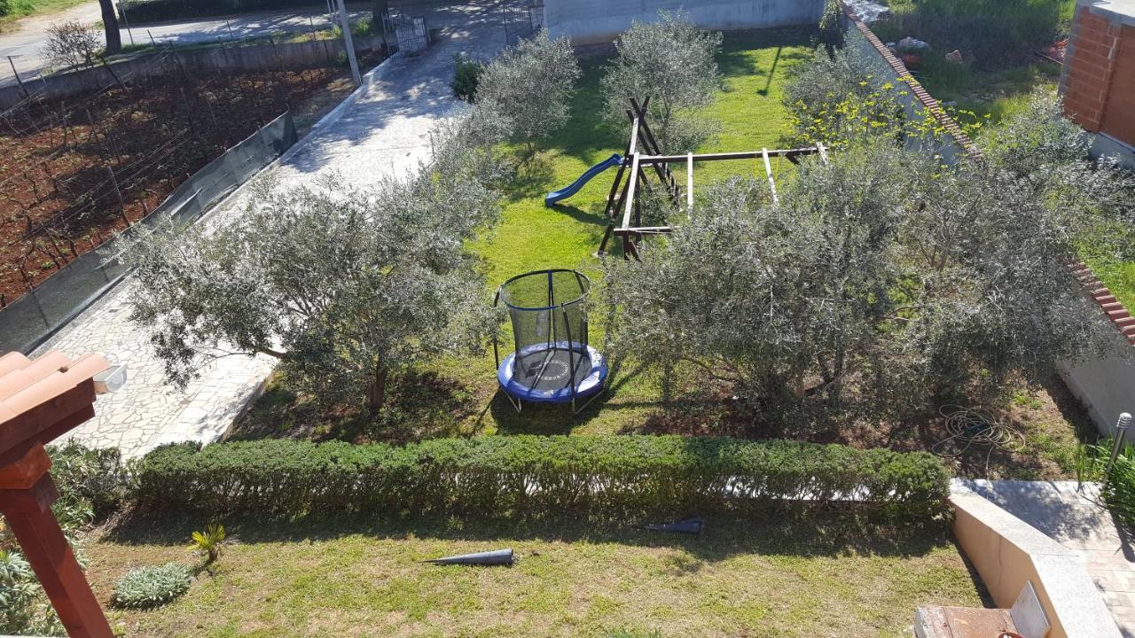 Apartmani Viktorija Fazana Bagian luar foto