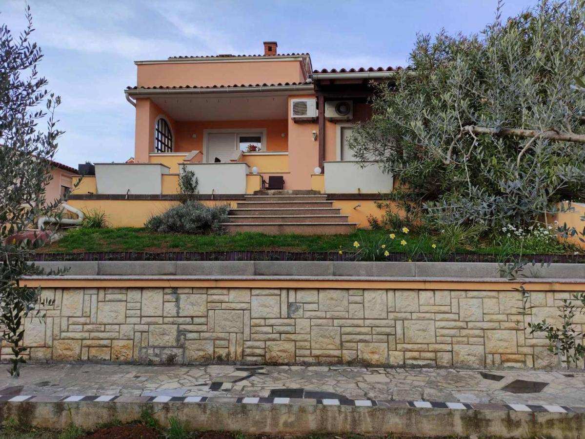Apartmani Viktorija Fazana Bagian luar foto