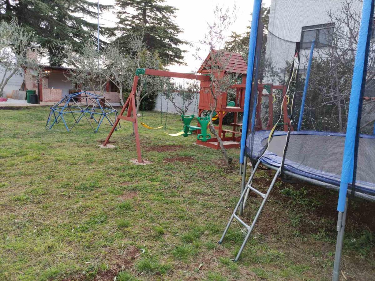 Apartmani Viktorija Fazana Bagian luar foto