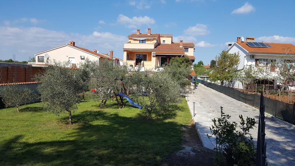 Apartmani Viktorija Fazana Bagian luar foto