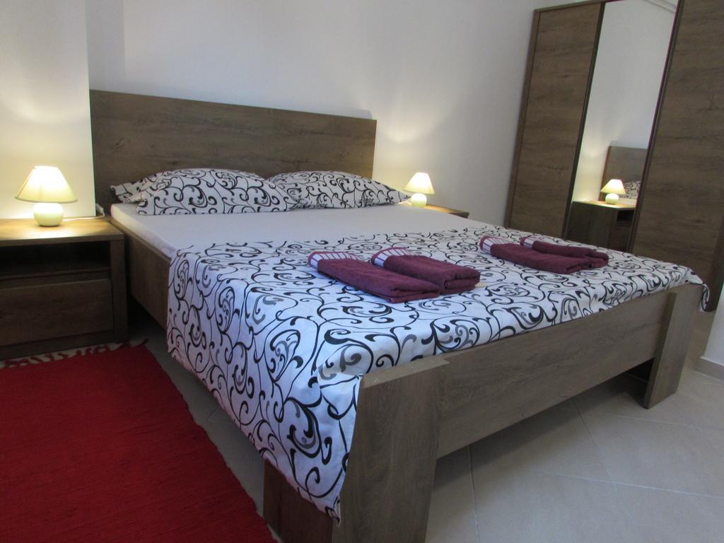 Apartmani Viktorija Fazana Bagian luar foto