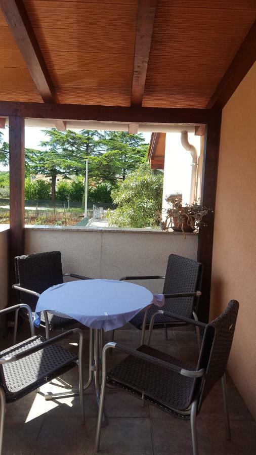 Apartmani Viktorija Fazana Bagian luar foto