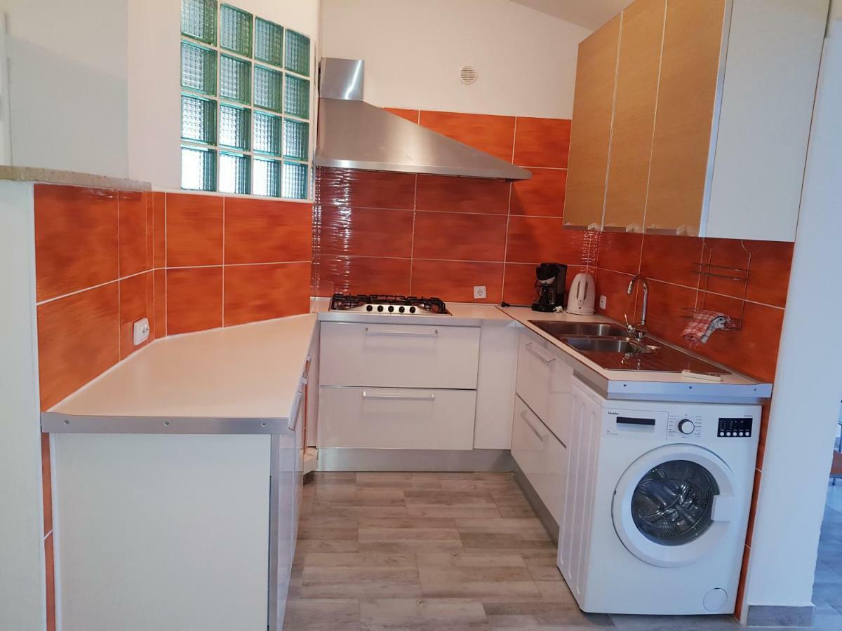 Apartmani Viktorija Fazana Bagian luar foto