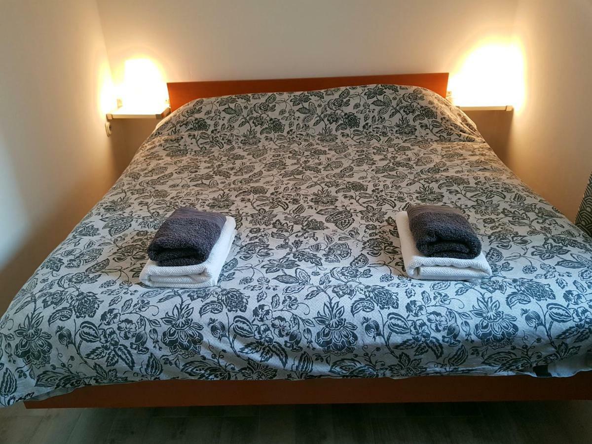 Apartmani Viktorija Fazana Bagian luar foto